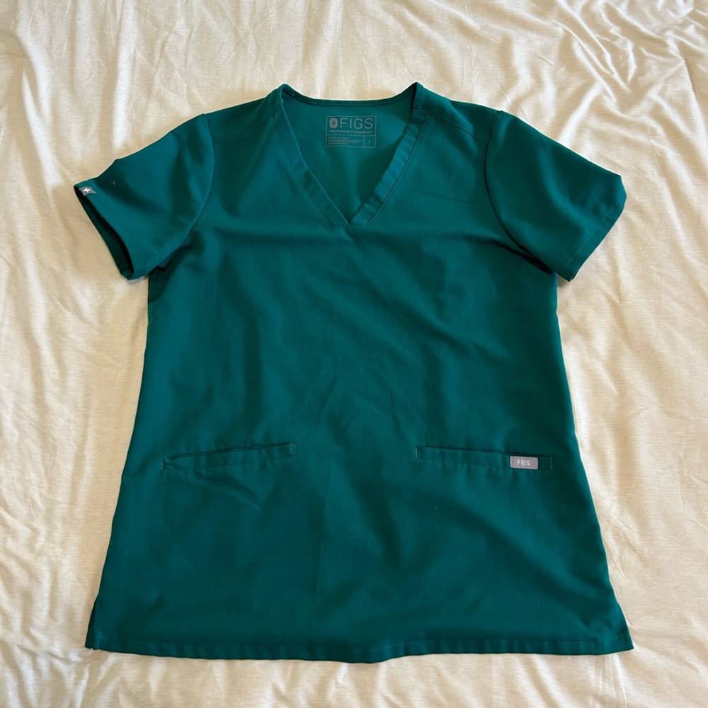 Women’s figs scrub top